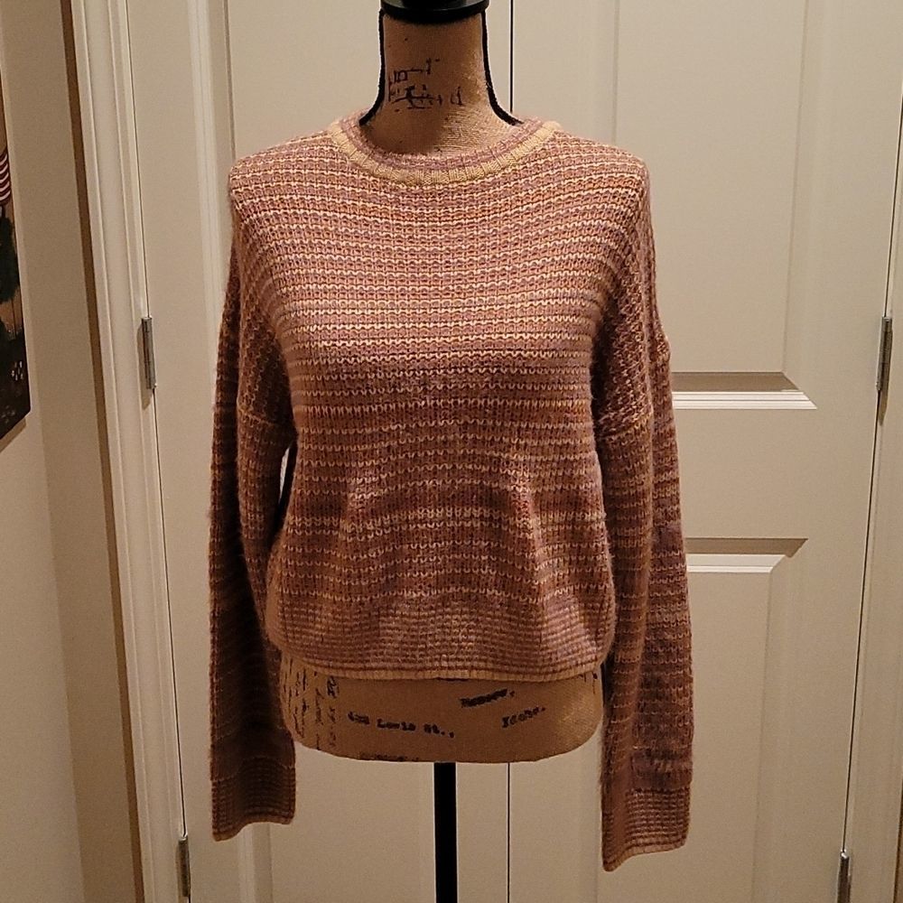 NWT Woman's cropped sweater. Nylon and acrylic, very warm, long and wide sleeves